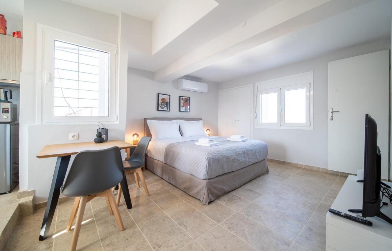 Aris123 By Smart Cozy Suites - Apartments In The Heart Of Athens - 5 Minutes From Metro - Available 24Hr מראה חיצוני תמונה