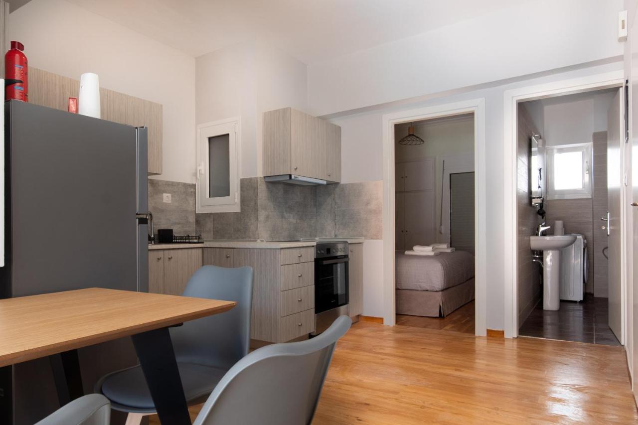 Aris123 By Smart Cozy Suites - Apartments In The Heart Of Athens - 5 Minutes From Metro - Available 24Hr מראה חיצוני תמונה