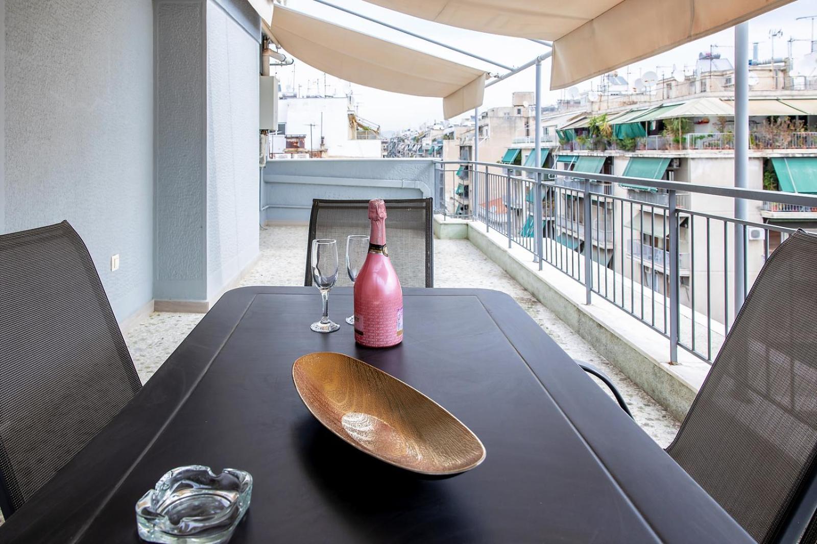 Aris123 By Smart Cozy Suites - Apartments In The Heart Of Athens - 5 Minutes From Metro - Available 24Hr מראה חיצוני תמונה